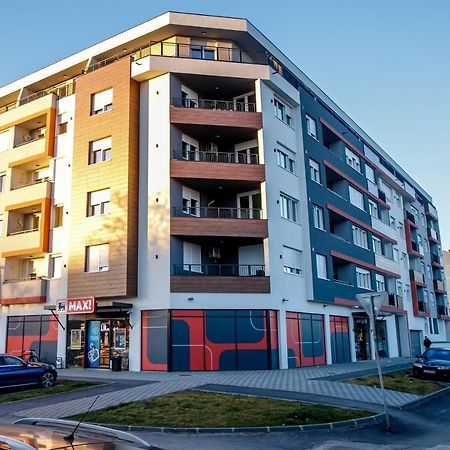 Tik Tak Apartman Subotica Esterno foto